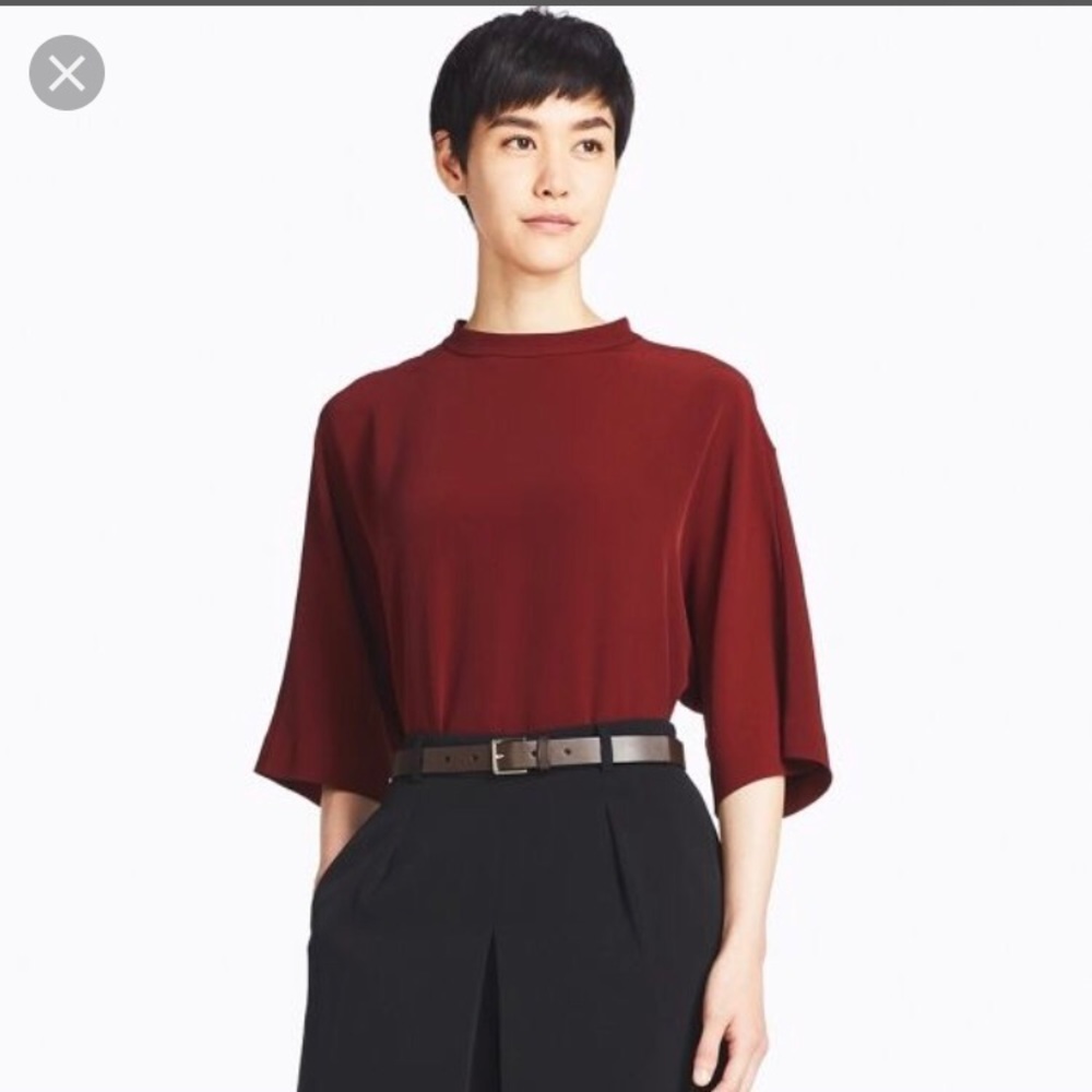 Uniqlo Drape Mockneck 3/4 Sleeve Blouse 💃🏻